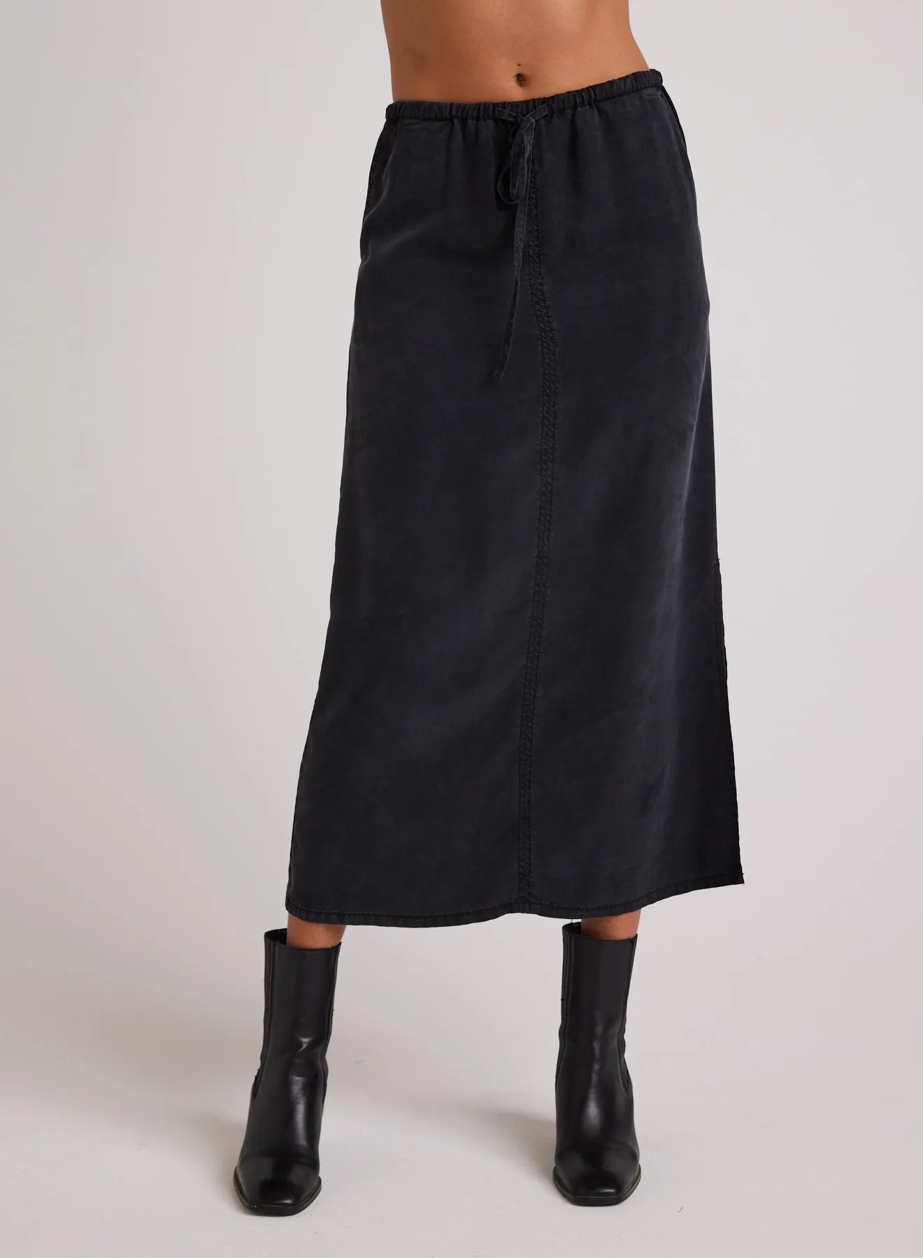 Ana Side Slit Skirt - Black