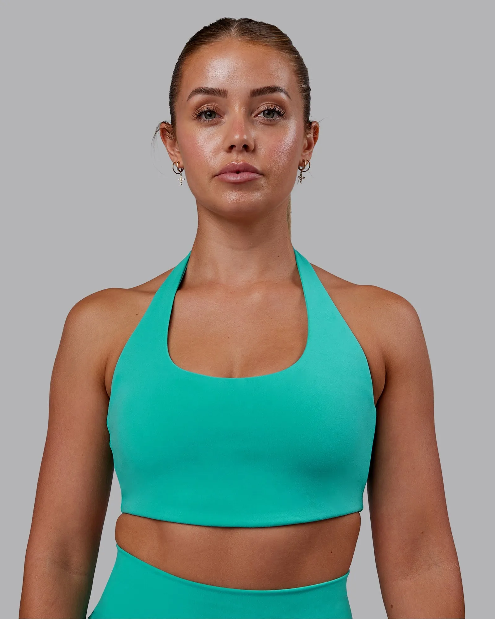 Sure! Here’s an optimized title for the Challenger Sports Bra - Turquoise Tide:

**Challenger Performance Sports Bra in Vibrant Turquoise Tide**