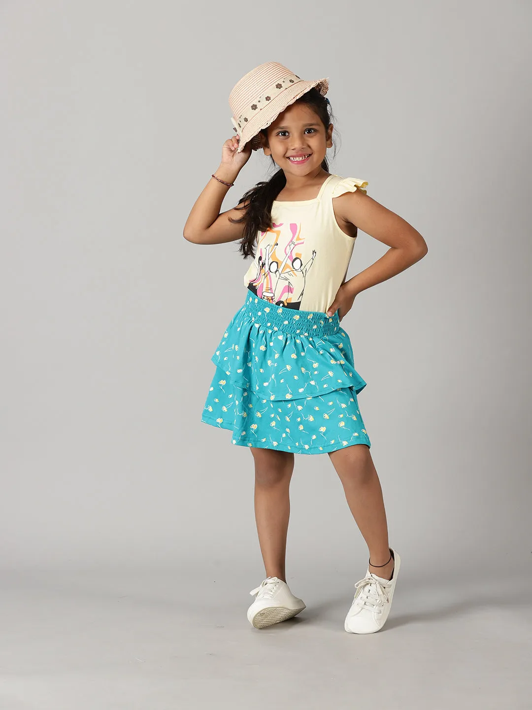 Girls Frill Sleeve Square Neck Tee With AOP Printed Layerd Skirt Set