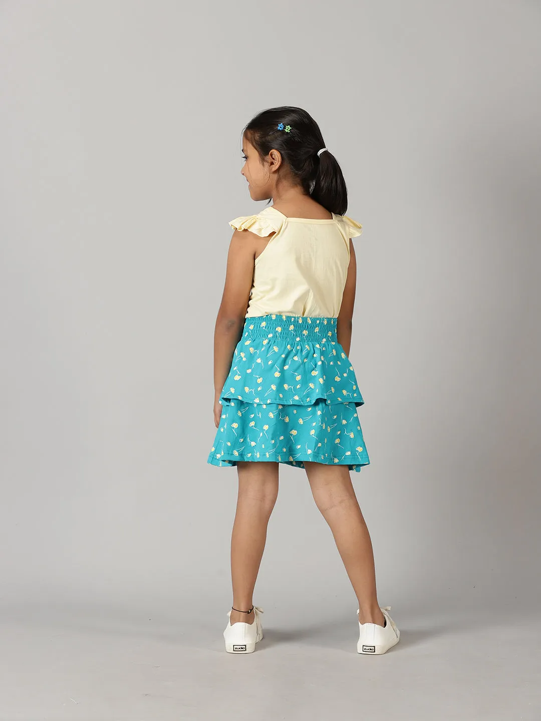 Girls Frill Sleeve Square Neck Tee With AOP Printed Layerd Skirt Set