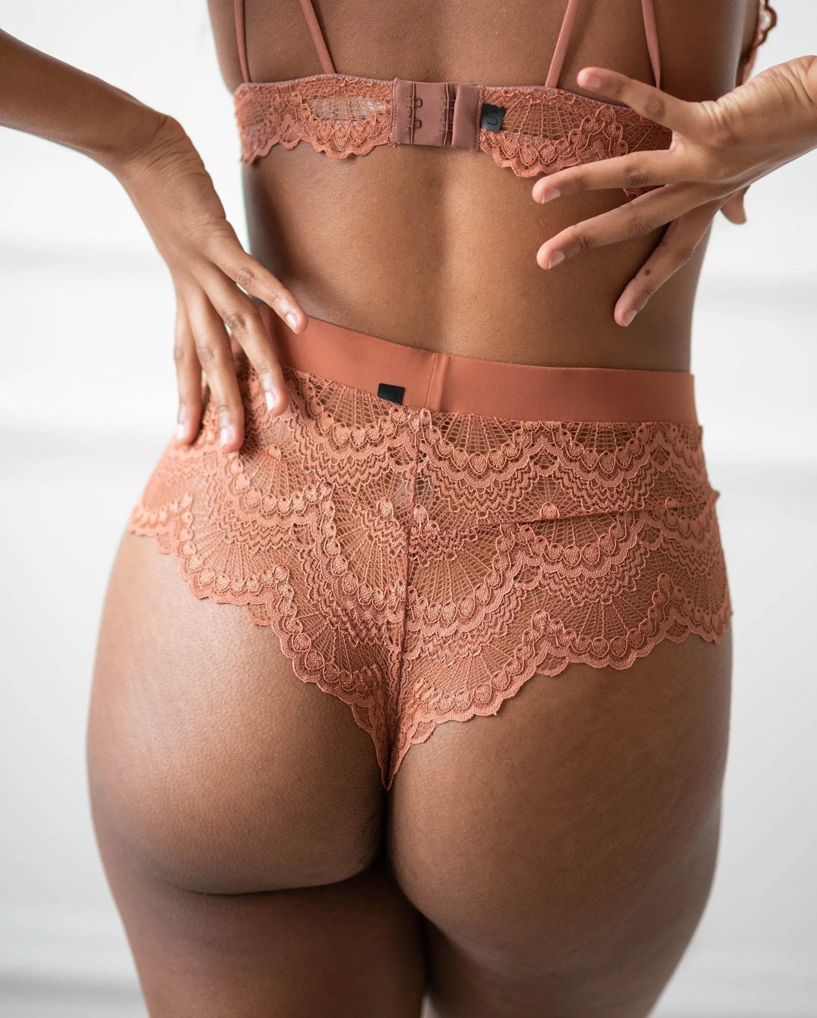 Lace Highwaist String Terracotta