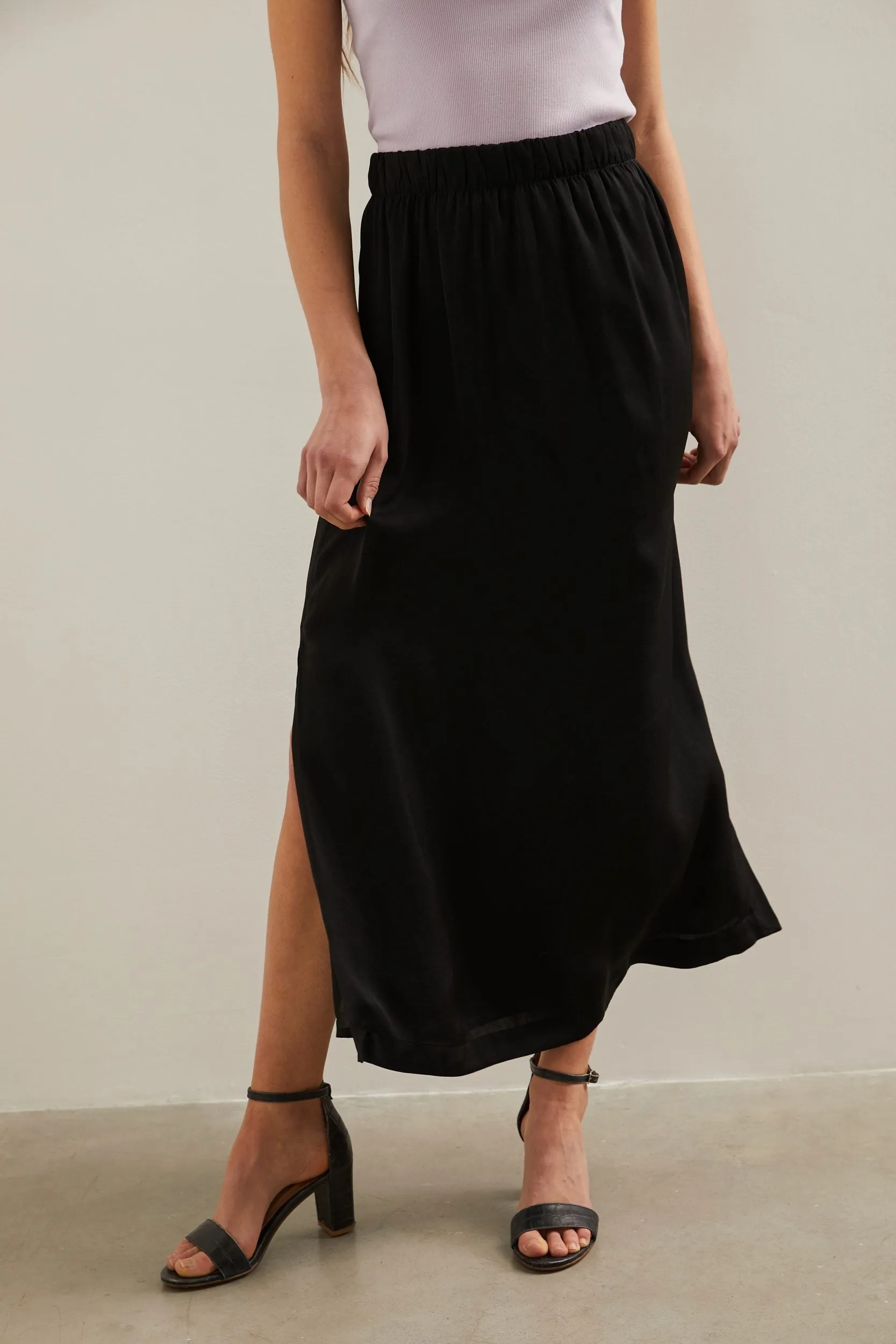 Long skirt with side slits